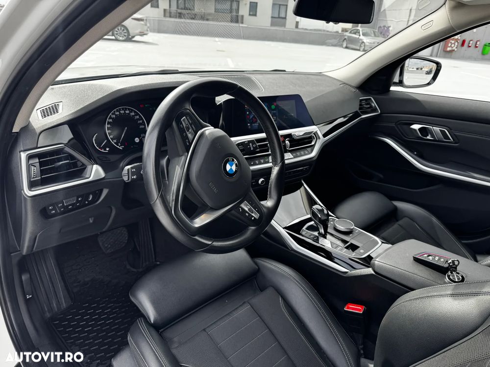 BMW Seria 3 320i AT - 10