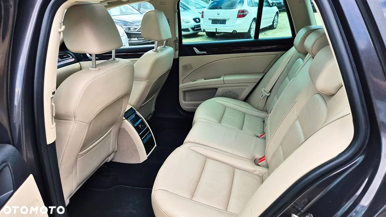 Skoda Superb 2.0 TSI Business DSG - 31
