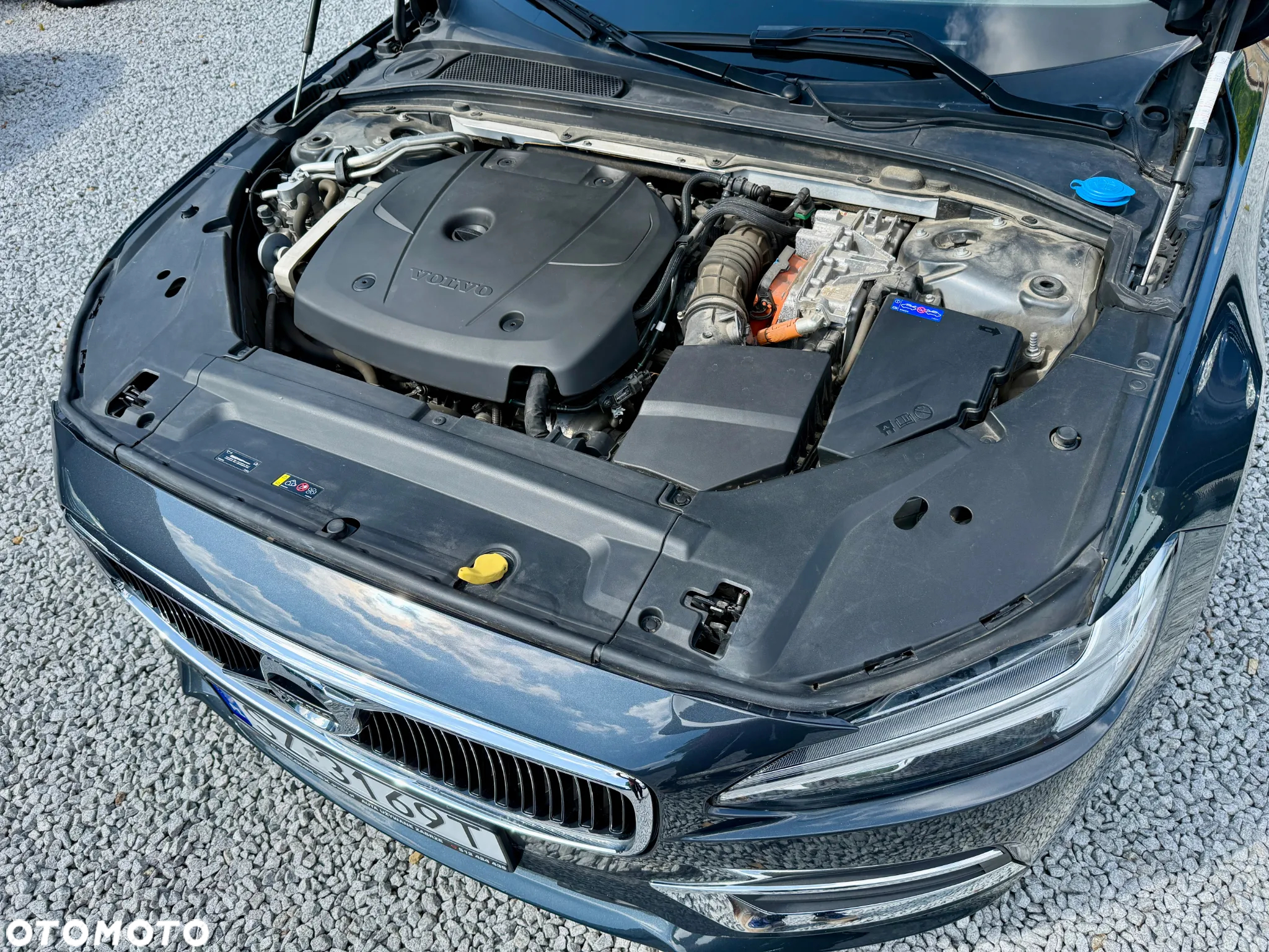 Volvo V90 T8 AWD Plug-In Hybrid Momentum Pro - 29