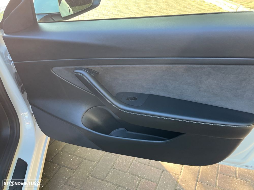 Tesla Model 3 - 30