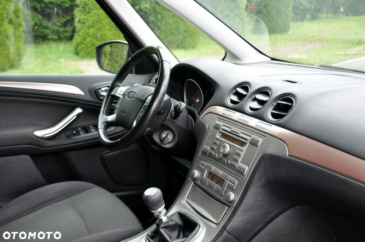 Ford Galaxy - 18