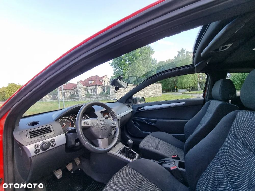 Opel Astra III GTC 1.6 Sport - 16