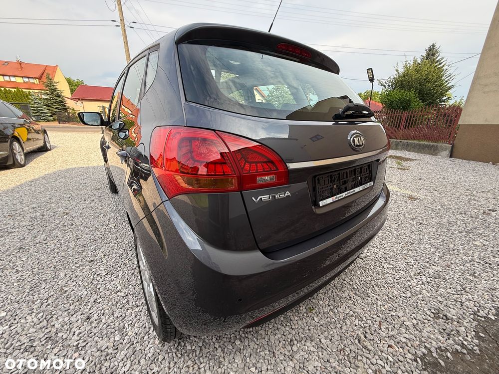 Kia Venga 1.6 L - 11