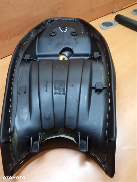 FOTEL KANAPA SIEDZENIE DUCATI MONSTER M796 - 2