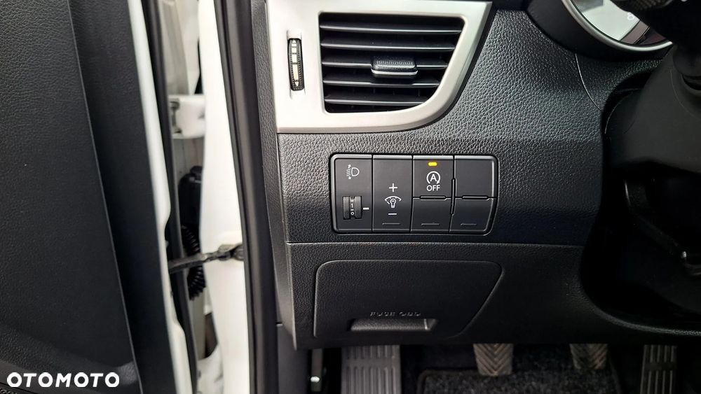 Hyundai i30 1.4 BlueDrive Comfort - 38