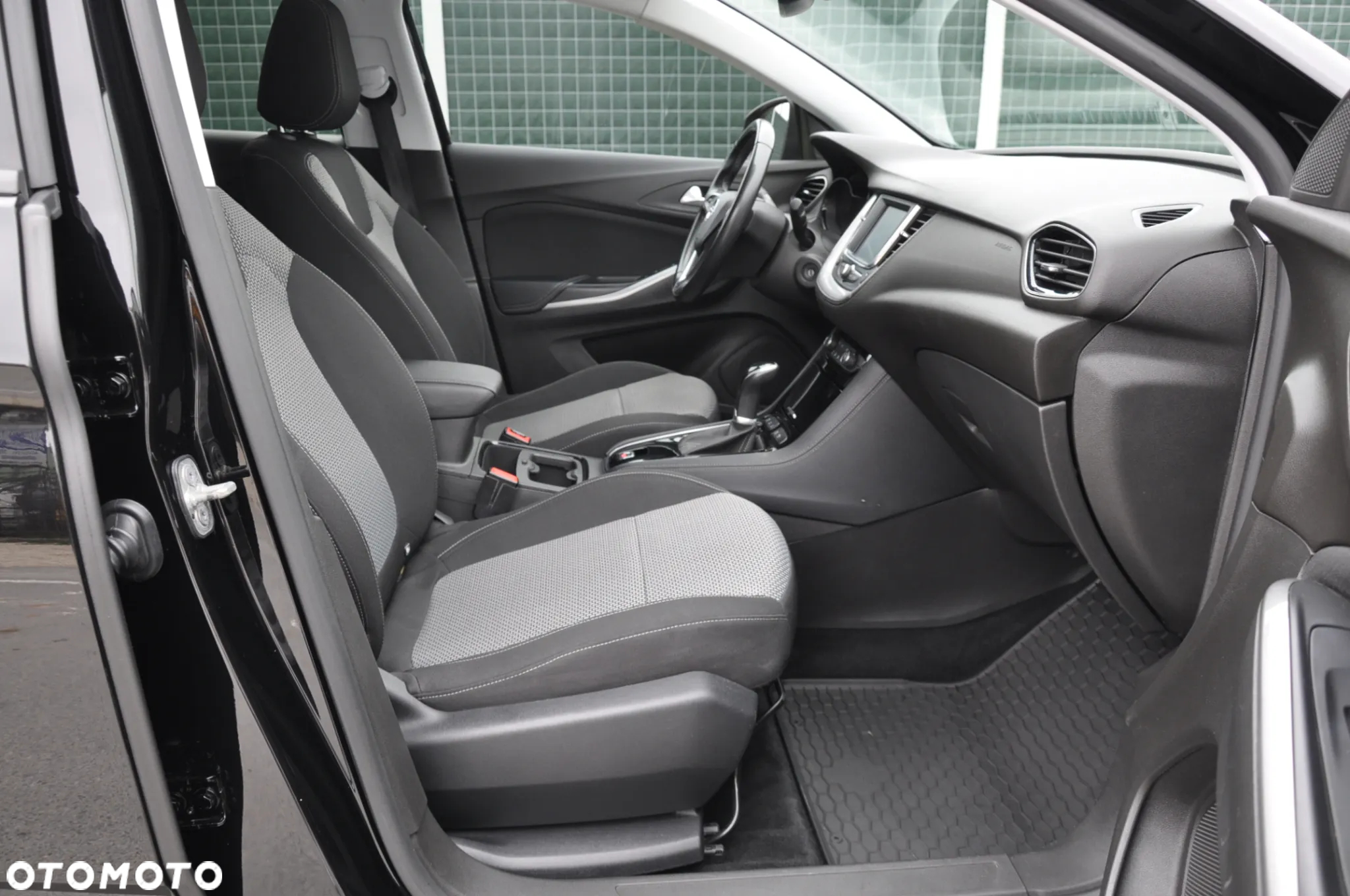 Opel Grandland X 1.2 T GPF Design Line S&S - 16