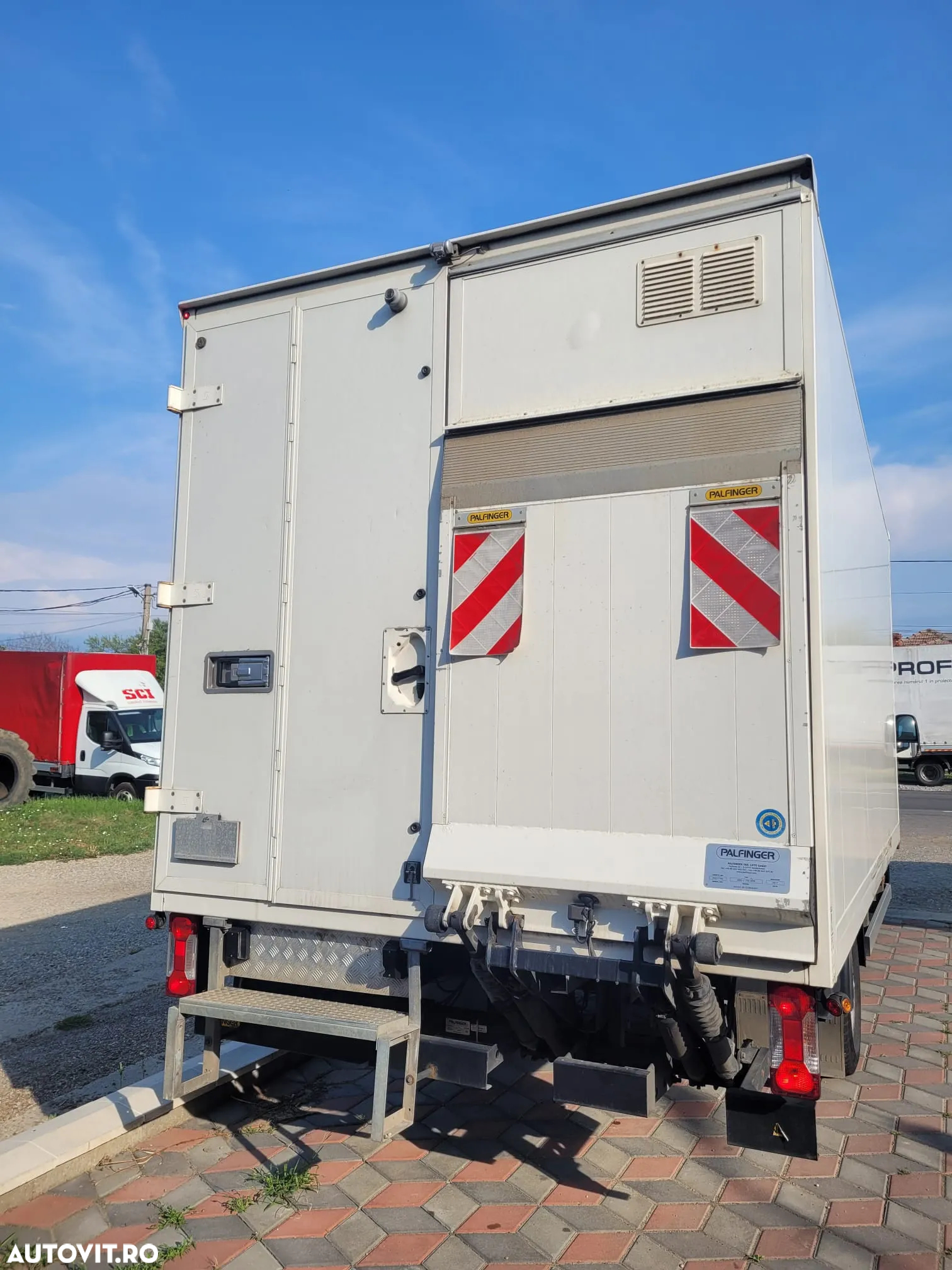 Iveco DAILY 72-180  cu box si lift , 7.2 to, import , posibilitate leasing - 16