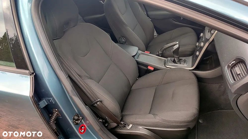 Volvo V40 D2 Momentum - 30