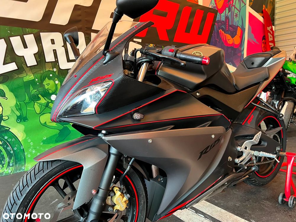 Yamaha YZF - 17