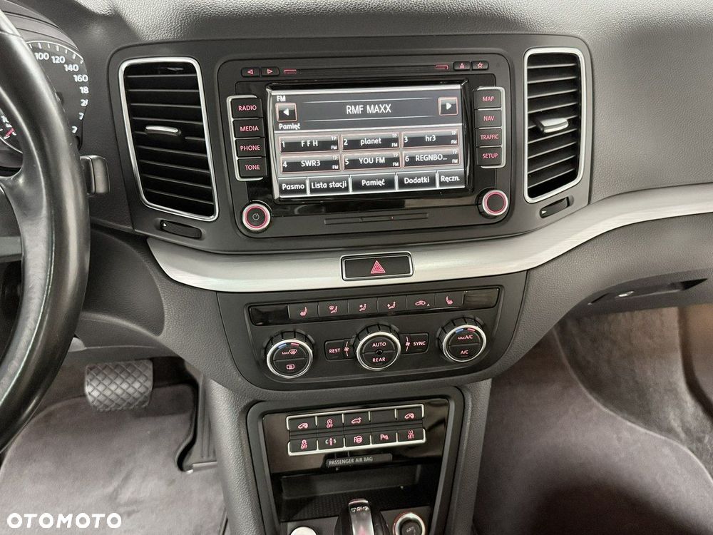 Volkswagen Sharan 2.0 TDI DSG Blue Motion Highline - 26