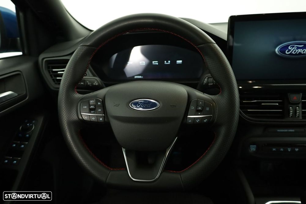 Ford Focus 1.0 EcoBoost MHEV ST-Line X - 14