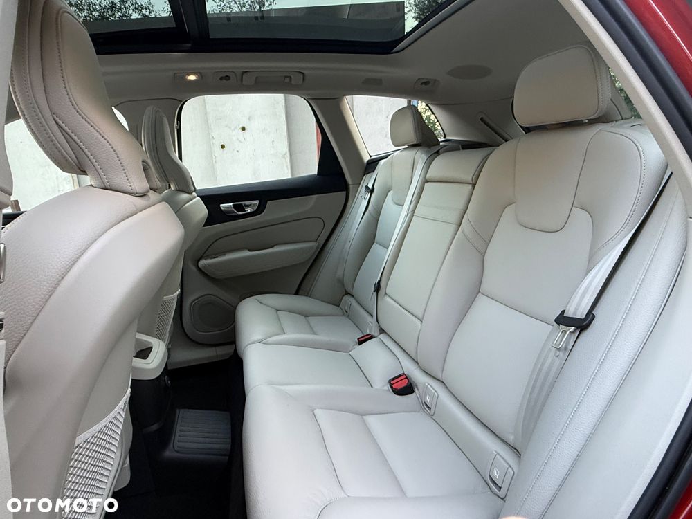 Volvo XC 60 T6 Plug-In Hybrid AWD Inscription - 14