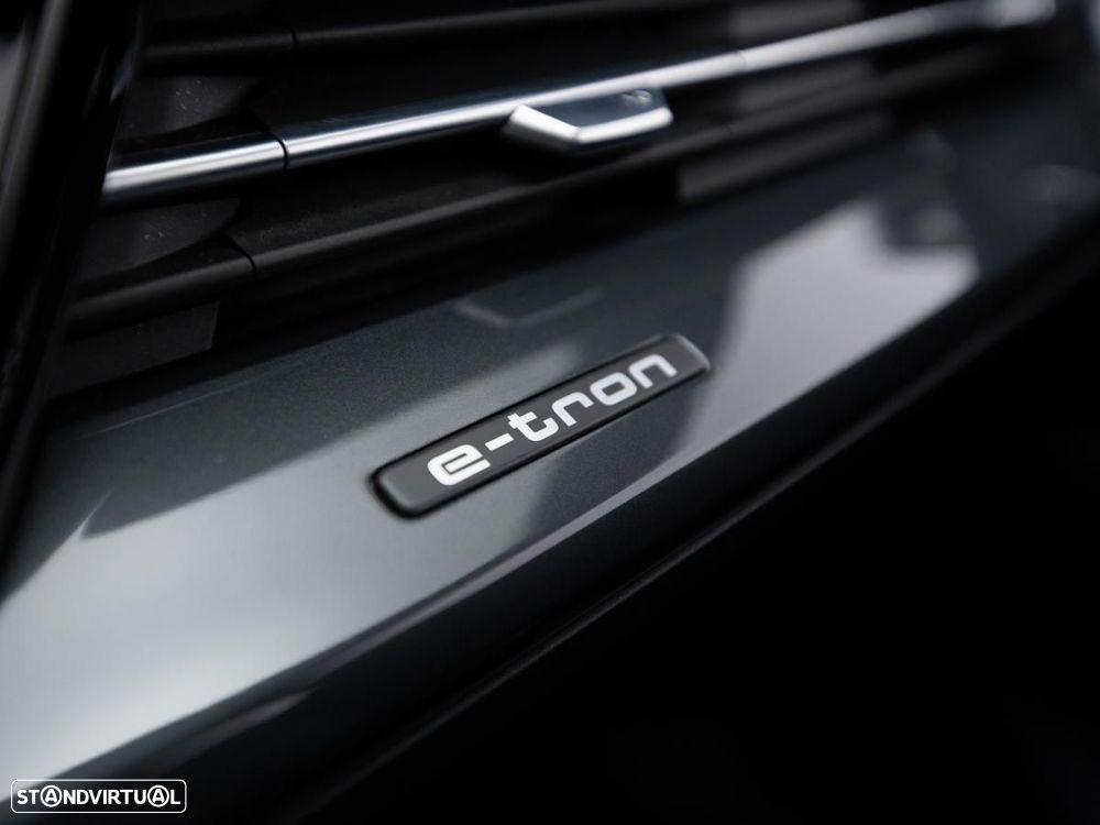 Audi Q4 e-tron 40 82 kWH - 18