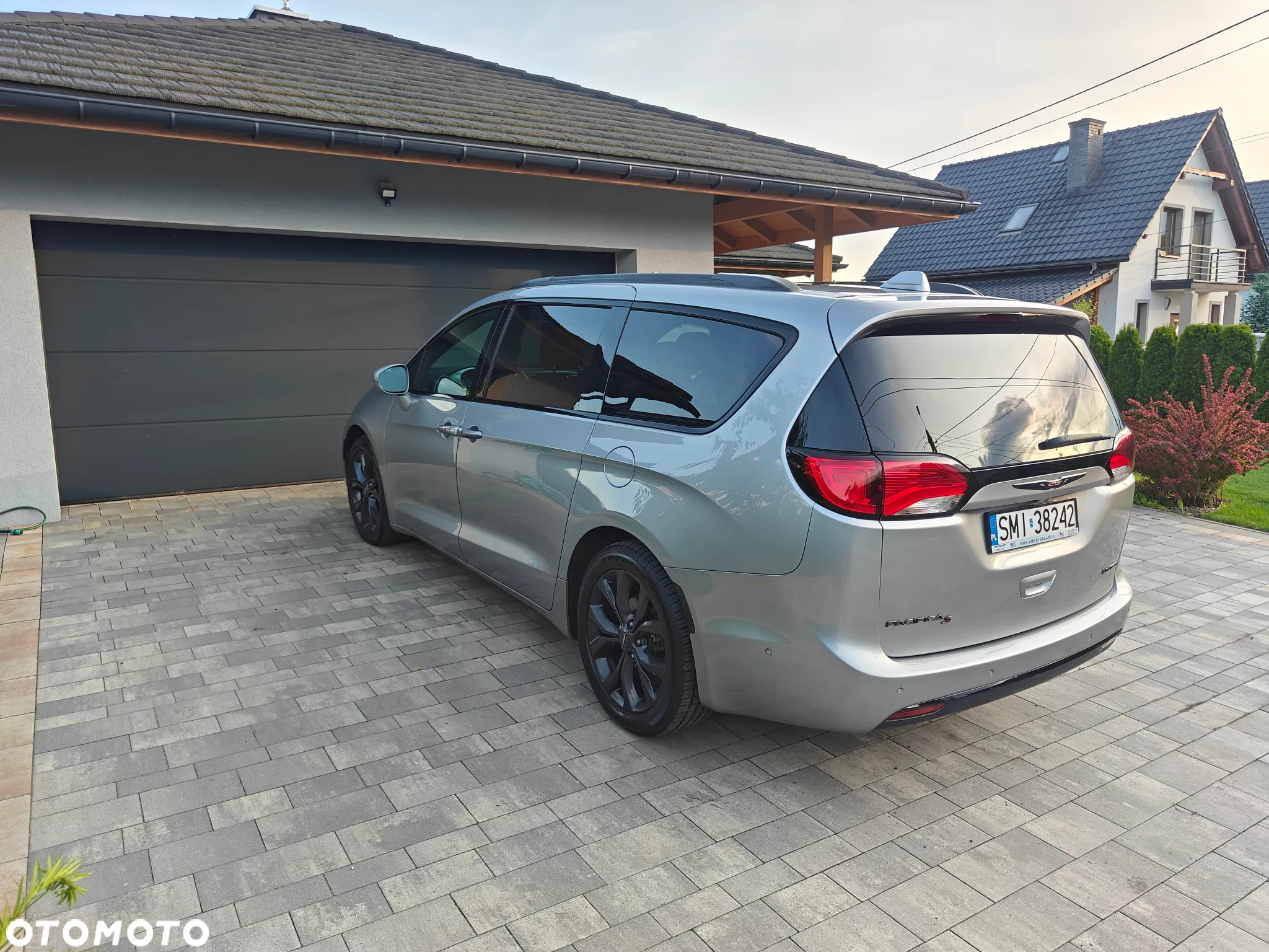 Chrysler Pacifica - 13