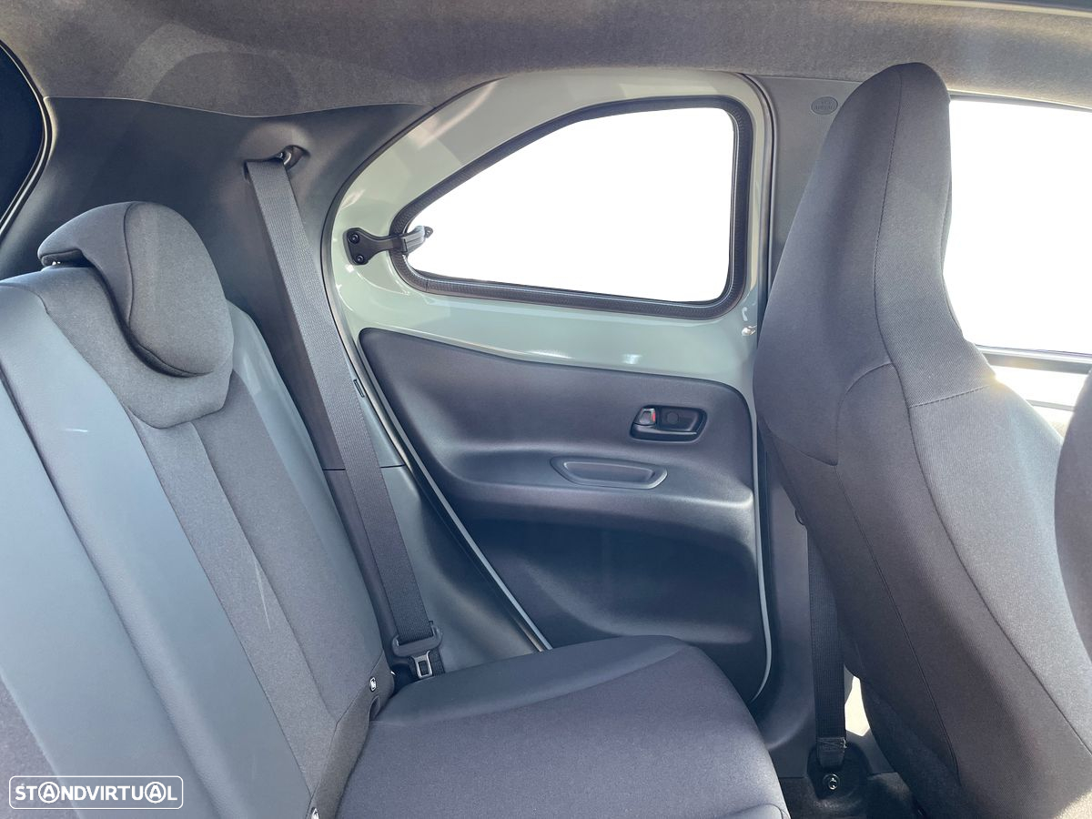 Toyota Aygo X 1.0 Envy CVT - 13