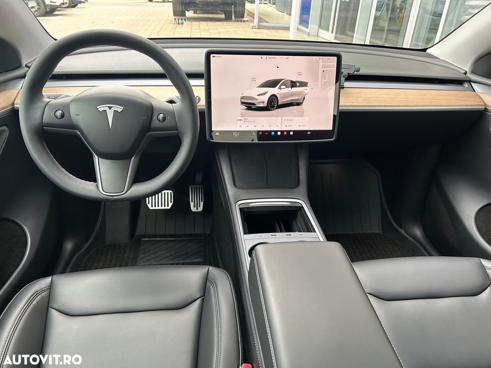 Tesla Model Y AWD Long Range - 11