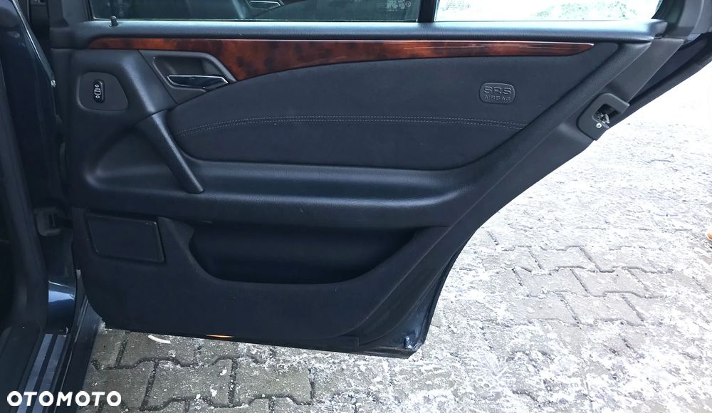 Mercedes-Benz Klasa E - 19