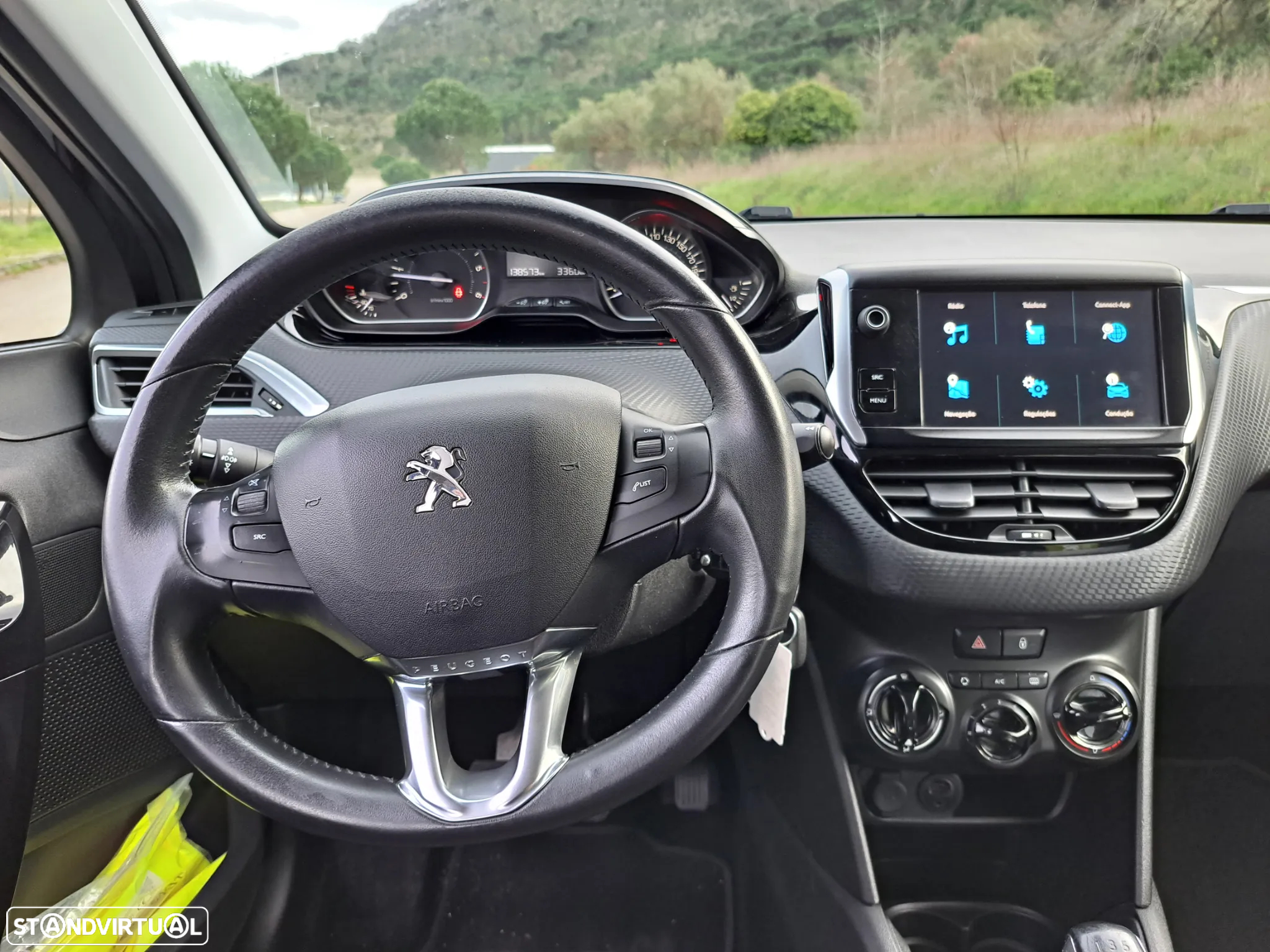 Peugeot 208 1.6 BlueHDi Style - 16