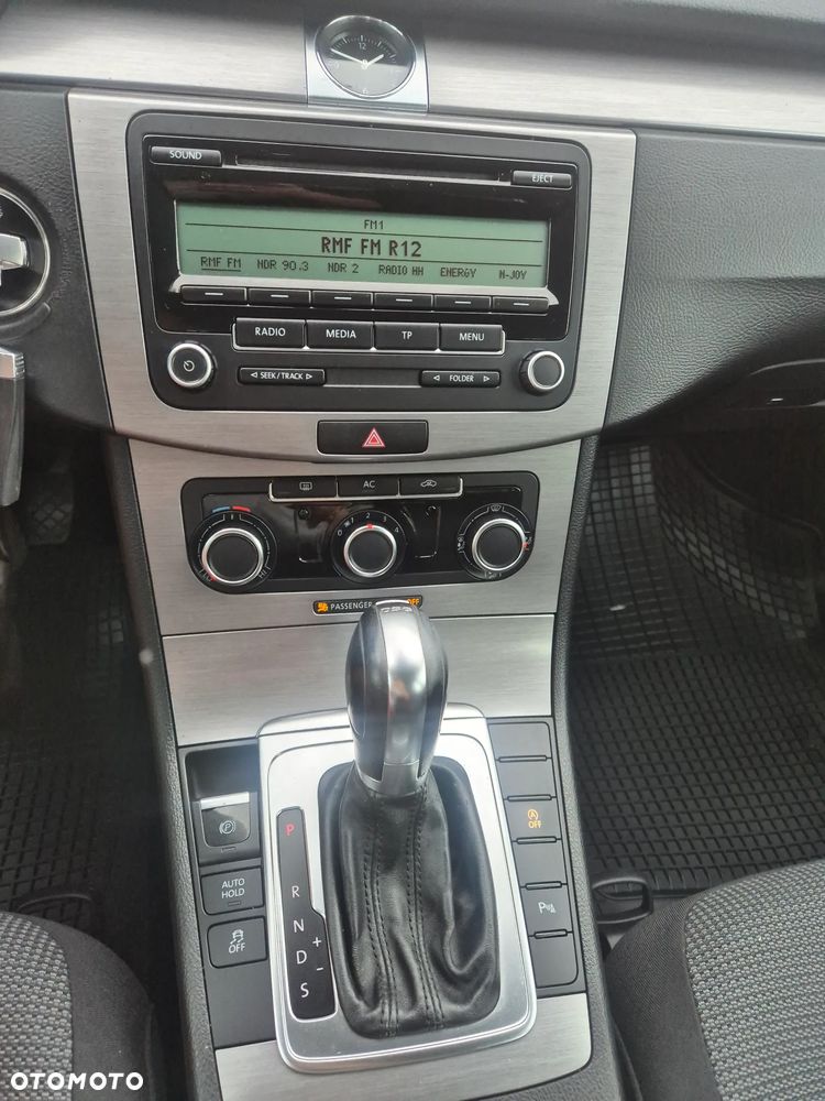 Volkswagen Passat 2.0 TDI DPF DSG Comfortline - 14