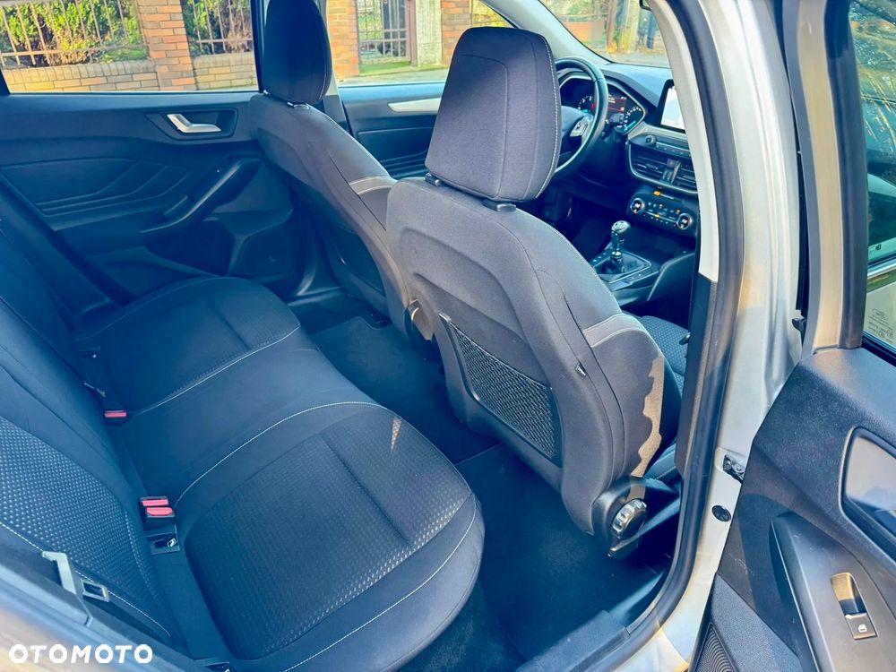 Ford Focus Turnier 1.5 EcoBlue Start-Stopp-System TITANIUM - 20