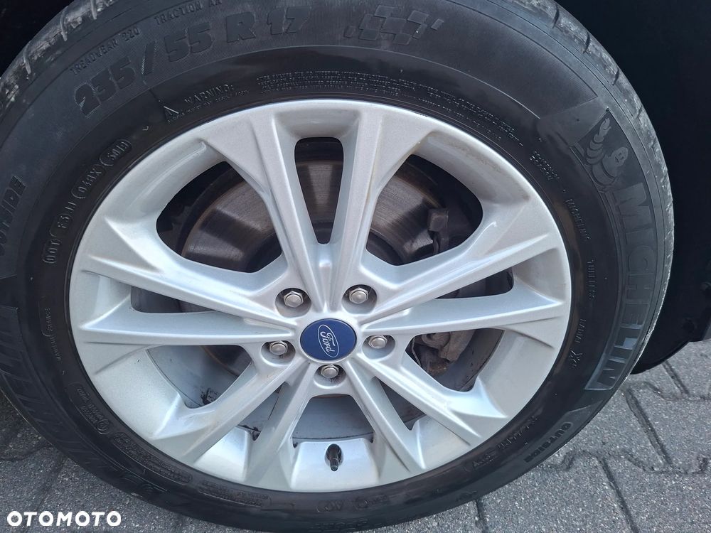 Ford Kuga 2.0 TDCi 2x4 Black & Silver - 24