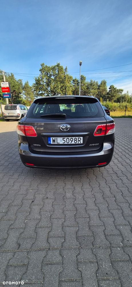 Toyota Avensis - 5