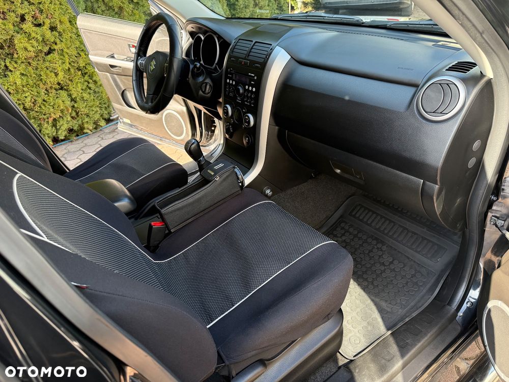 Suzuki Grand Vitara 2.4 Premium - 18