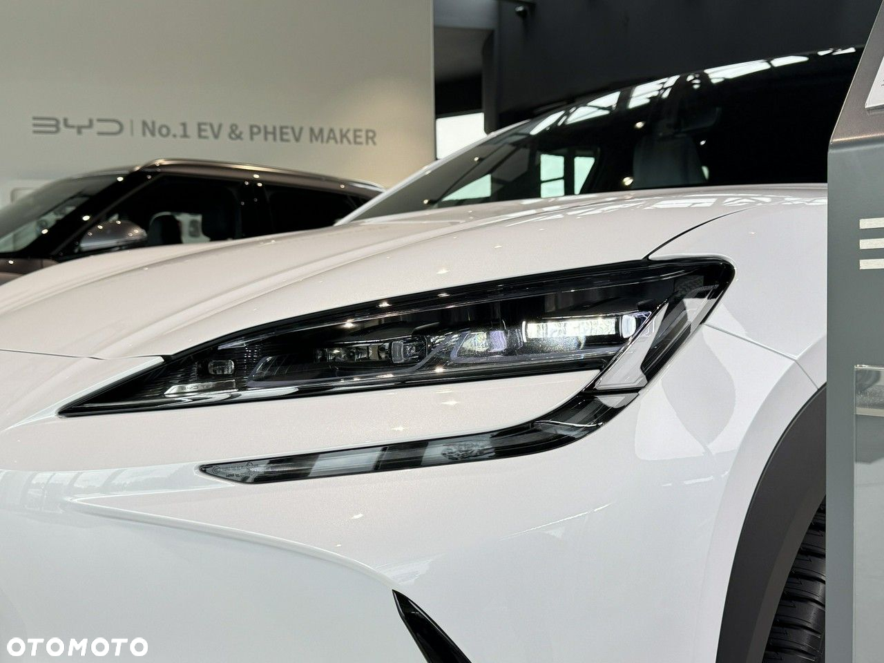 BYD Sealion 7 - 9