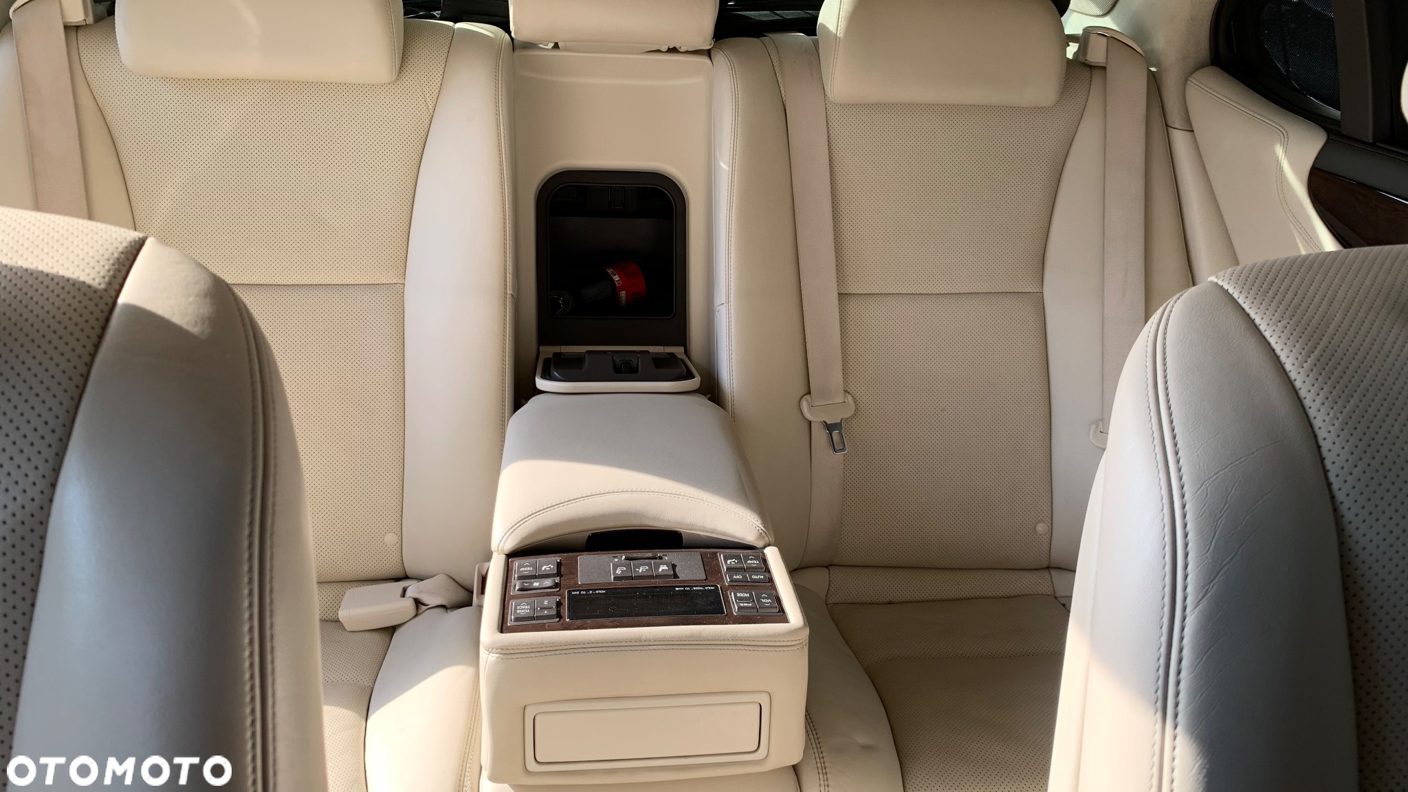 Lexus LS 600h Prestige - 14