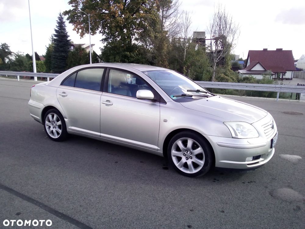 Toyota Avensis - 10