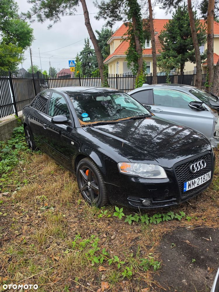 Audi A4 Limousine - 1