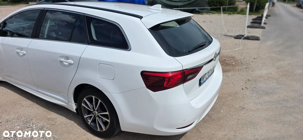 Toyota Avensis 2.0 Premium MS - 8