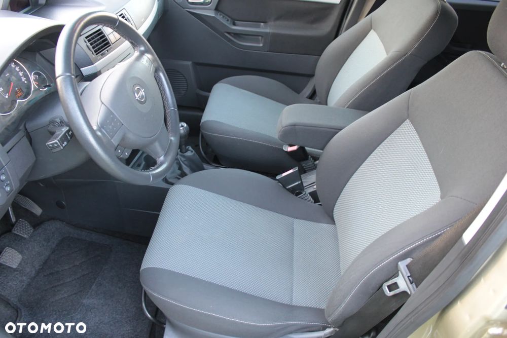 Opel Meriva - 12