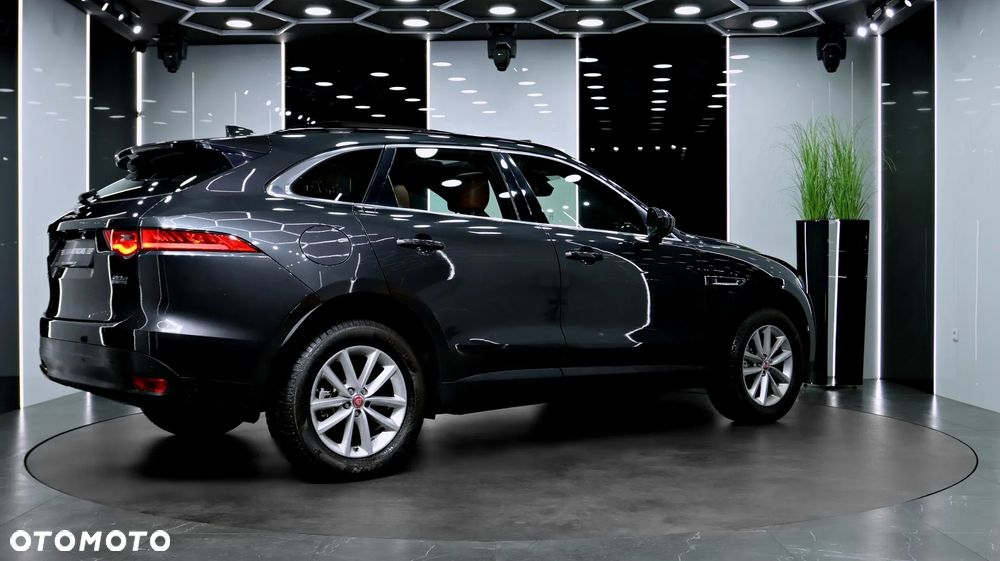 Jaguar F-Pace - 10