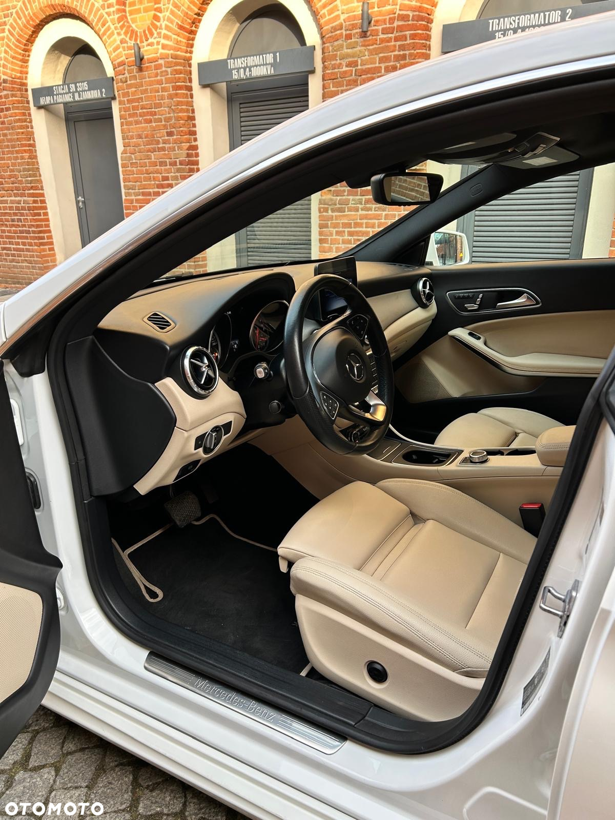 Mercedes-Benz CLA 250 4-Matic - 22