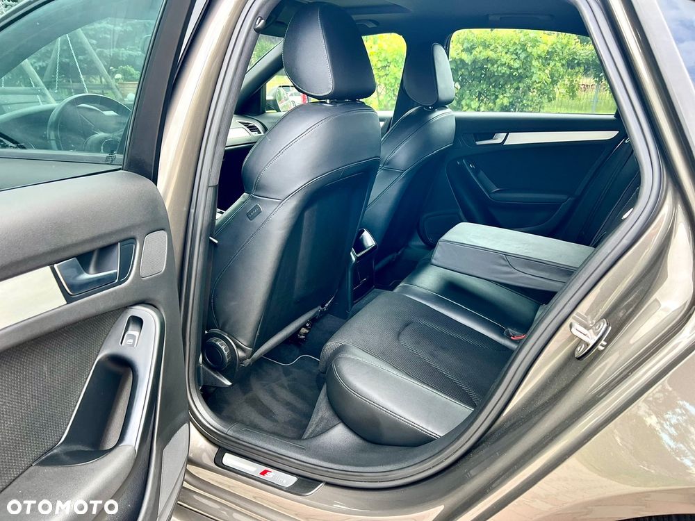 Audi A4 Limousine - 30