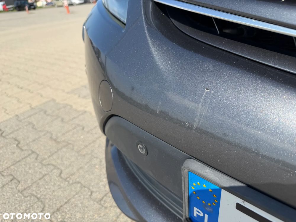 Toyota Avensis 1.8 Sol NAVI MS - 32