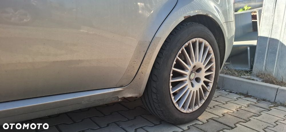 Alfa Romeo 159 Sportwagon ver-1-8mpi-impression - 3