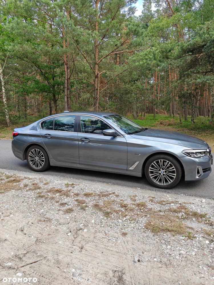 BMW Seria 5 530e Luxury Line - 16