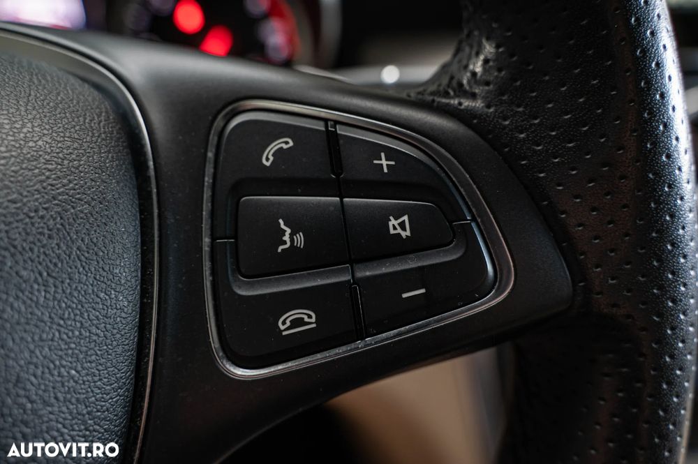 Mercedes-Benz CLA 220 d 4Matic 7G-DCT - 23