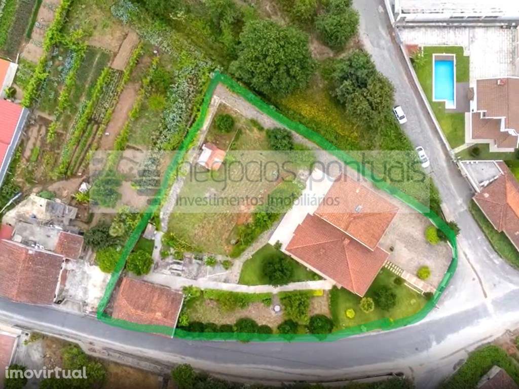 Moradia individual T4 mais anexo com 81 m2 em pedra - Grande imagem: 2/27