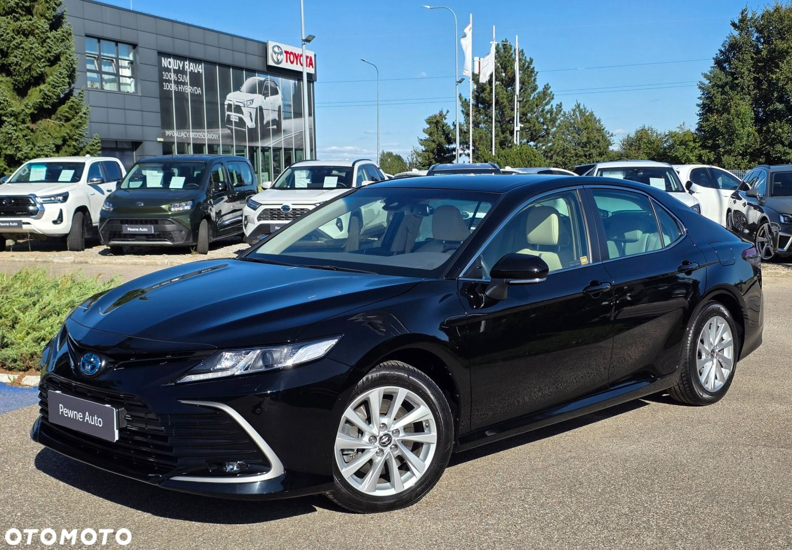 Toyota Camry 2.5 Hybrid Comfort CVT - 2