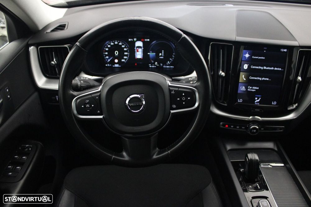 Volvo XC 60 2.0 T8 PHEV Momentum AWD — fotografia 9