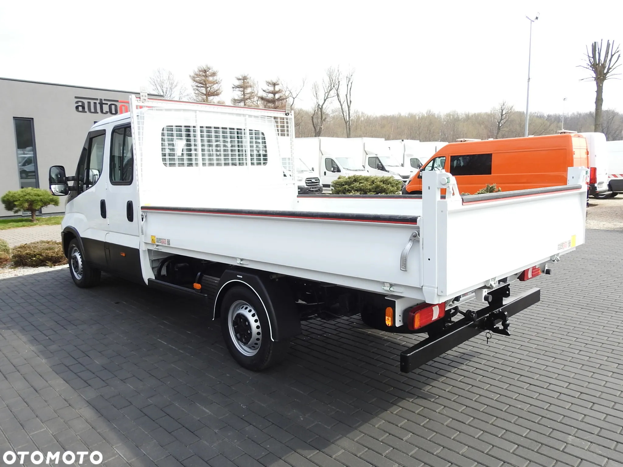 Iveco DAILY 35S14 WYWROTKA PODWÓJNA KABINA DOKA 7 MIEJSC TEMPOMAT KLIMATYZACJA 140KM [ 488124 ] - 10