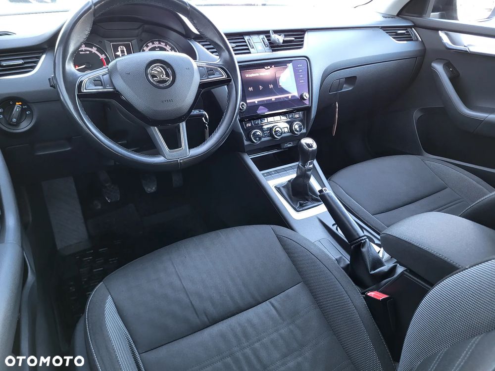 Skoda Octavia 1.4 TSI Ambition - 11