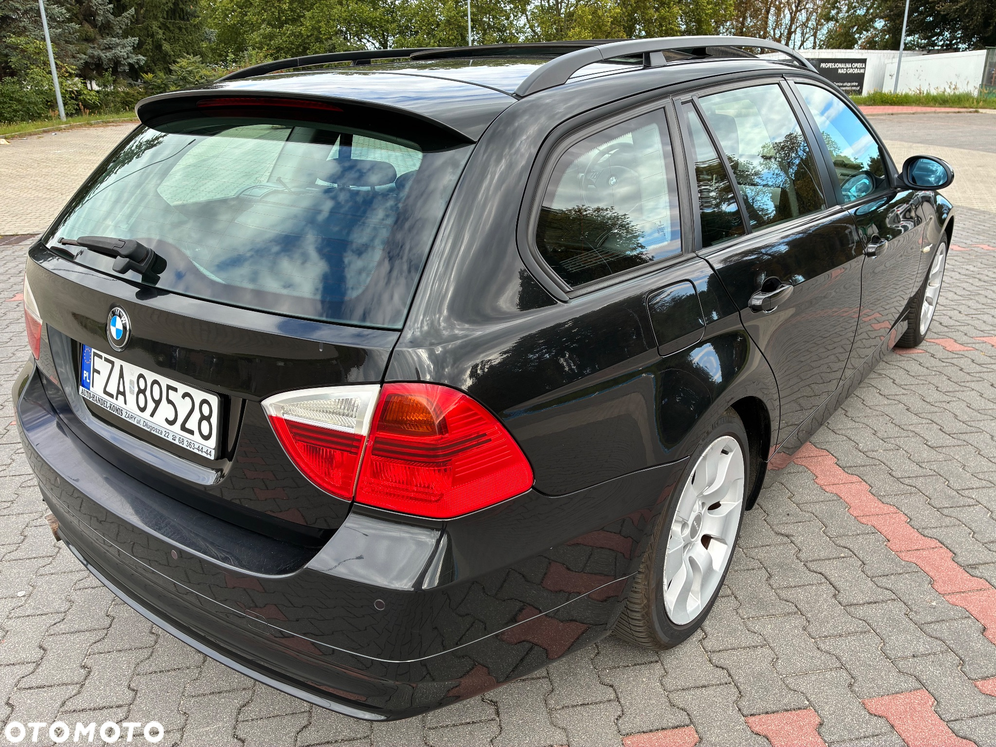 BMW Seria 3 318i Touring - 8