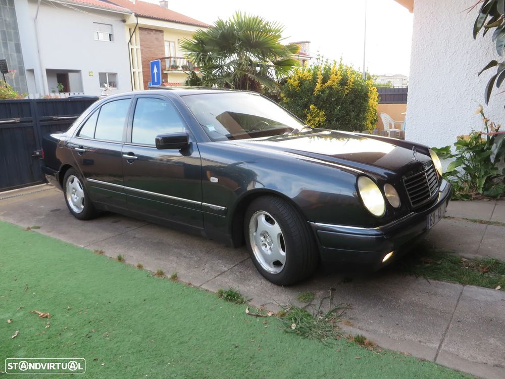 Mercedes-Benz E 250 TD Classic - 4
