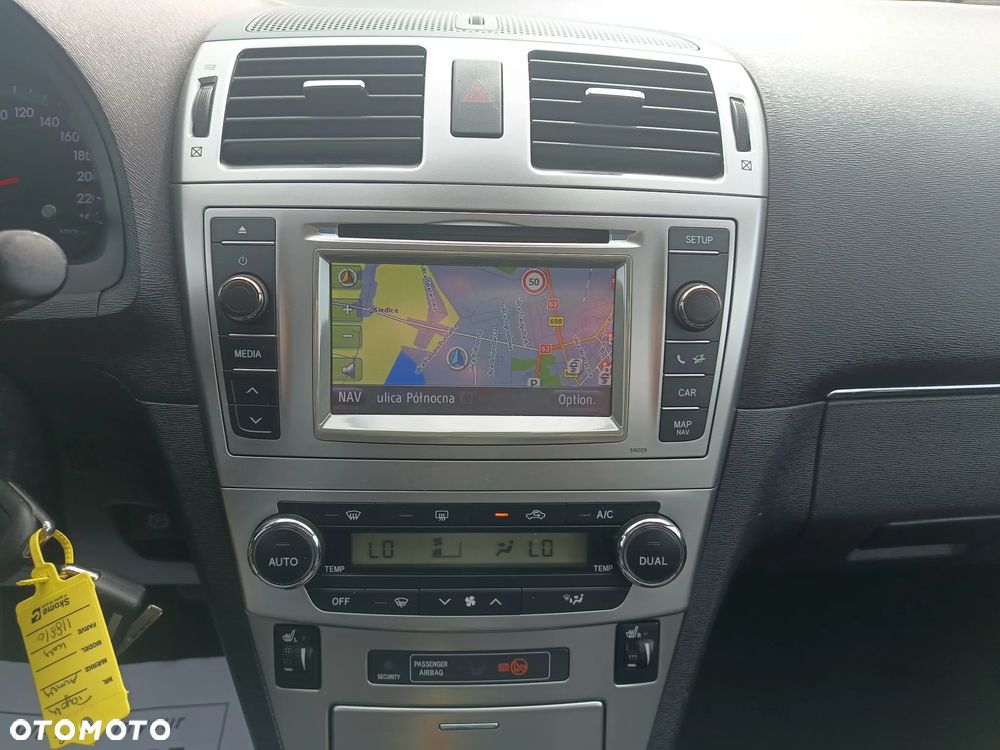 Toyota Avensis 1.8 Luna - 11