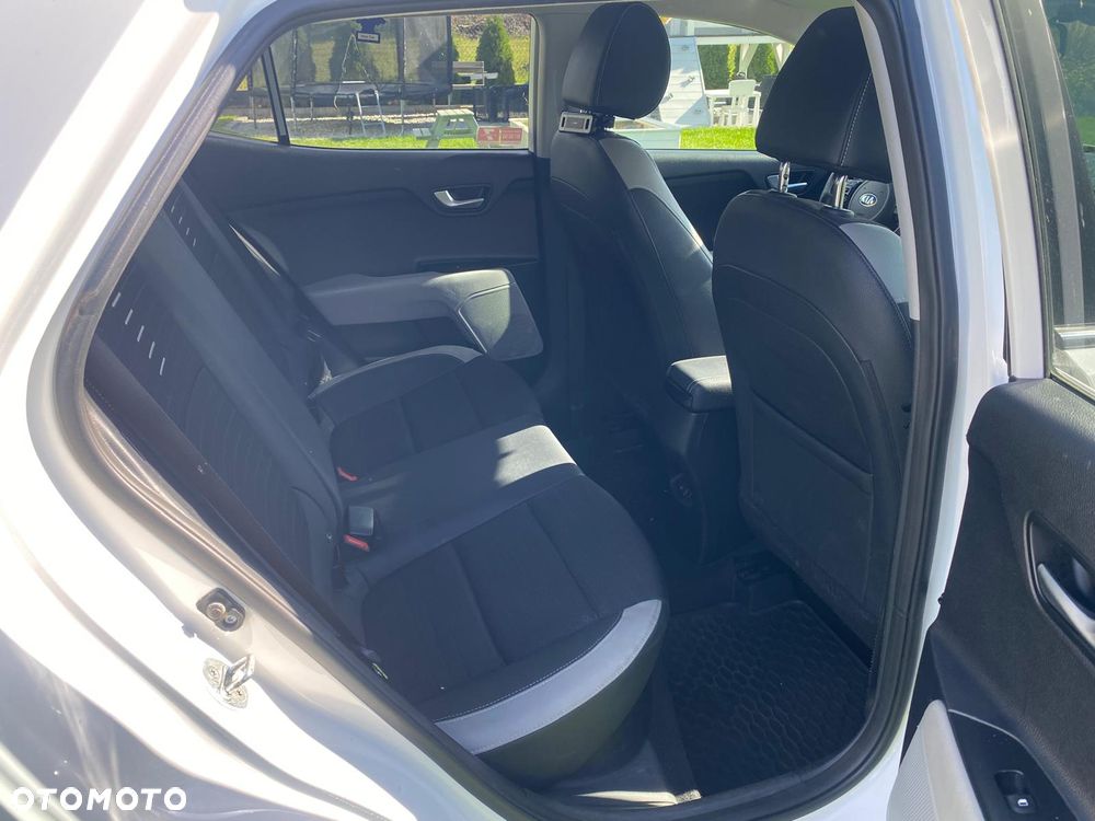 Kia Stonic - 10