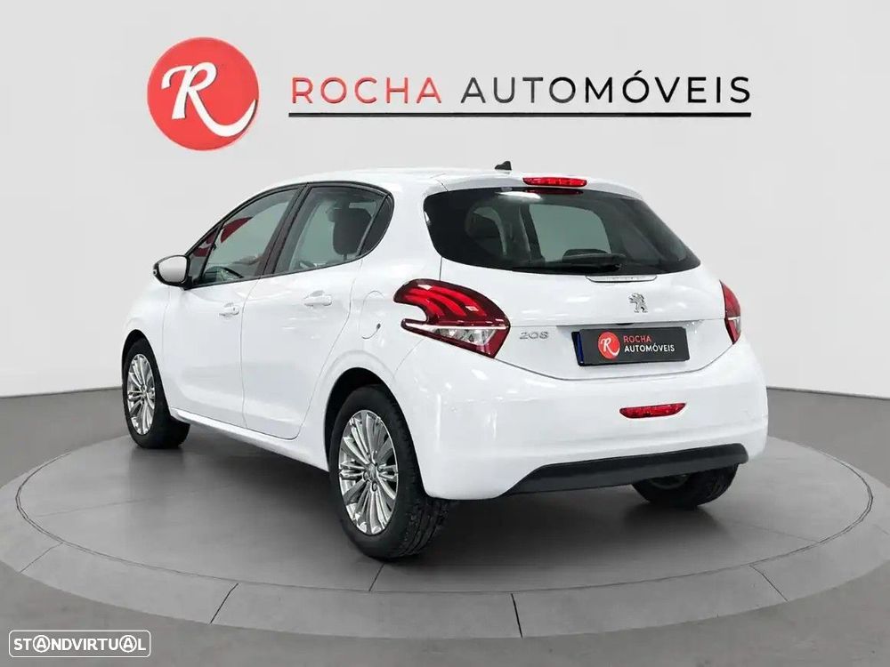 Peugeot 208 - 6